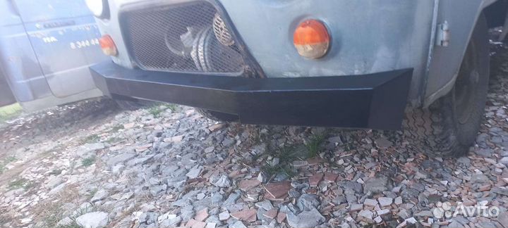 Усилитель переднего бампера