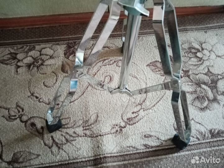 Стойка для тарелки