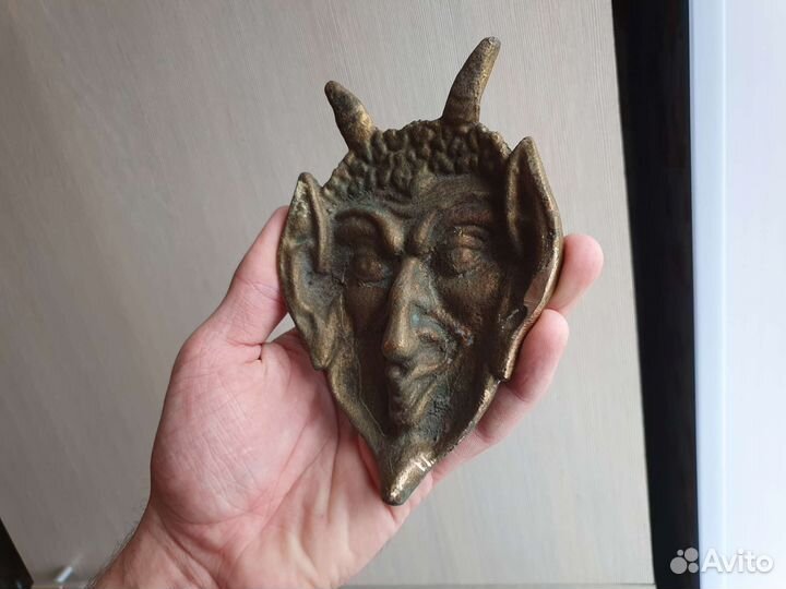 Бронзовый чёрт СССР