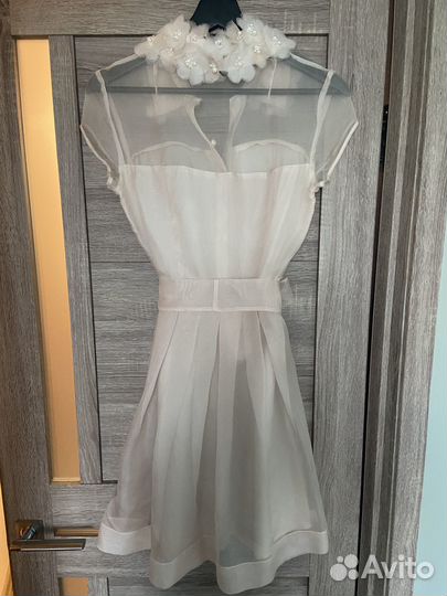 Нарядное женское платье