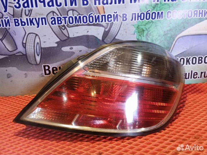 Фонарь задний правый Opel Astra