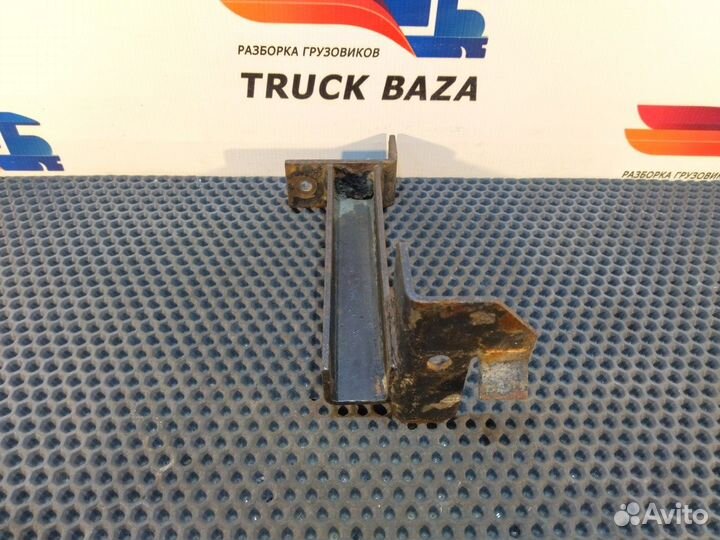 81416735120 Кронштейн спойлера бокового левый