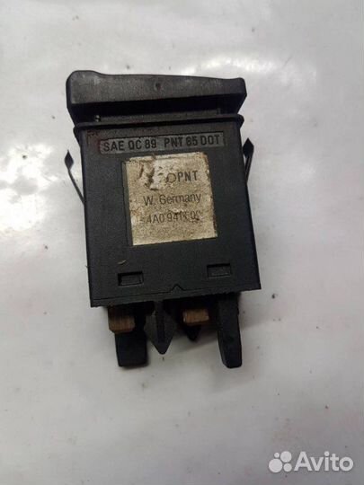 Кнопка аварийной сигнализации Audi 100 4A2 AAH