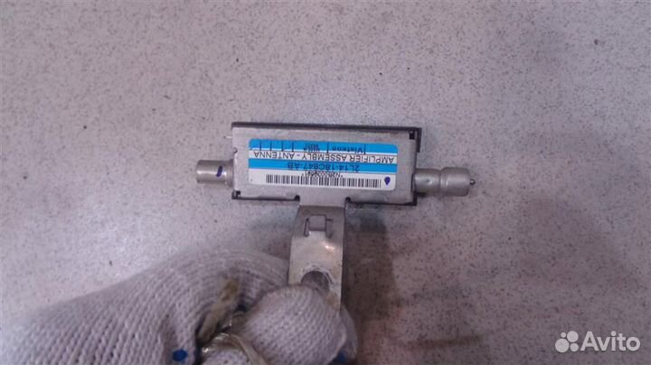 Усилитель антенны Lincoln Navigator 2002-2006