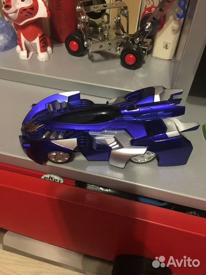 Машинка антигравитационная, ездит по стенам