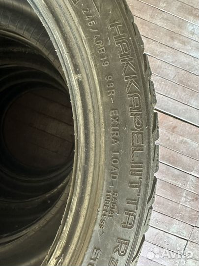 Nokian Tyres Hakkapeliitta R2 245/40 R19 98R