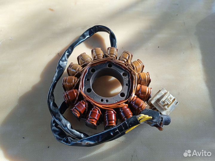 Kawasaki ZZR1400 (ZX-14R) 2006. Статор генератора