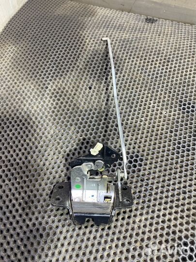 Замок крышки багажника Кайрон SsangYong Kyron