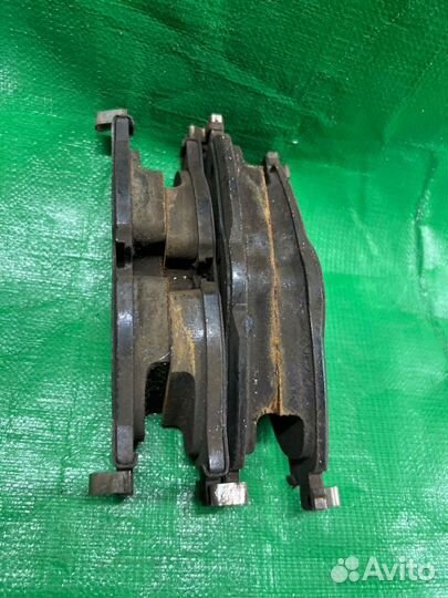 Тормозные колодки правое Volkswagen Tiguan