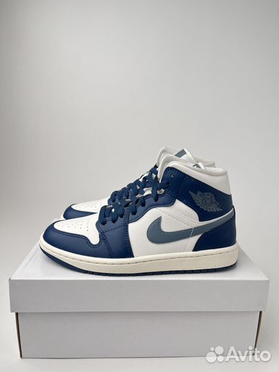 Кроссовки Air Jordan 1 Mid Wmns French Blue