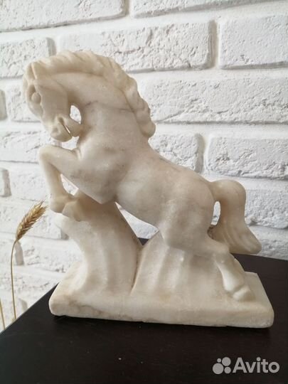 Статуэтка конь мрамор