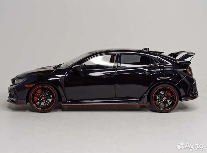 Коллекционная модель 1:18 Honda civic type-R(FK8)