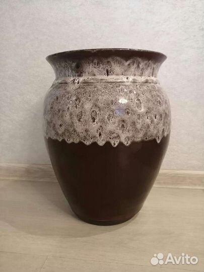 Большой керамический горшок для крупных цветов