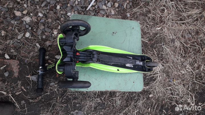 Детский самокат трехколесный