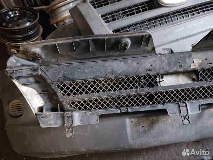 Решетка радиатора Ивеко Дейли Е4 06-11