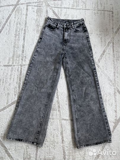Джинсы трубы серые