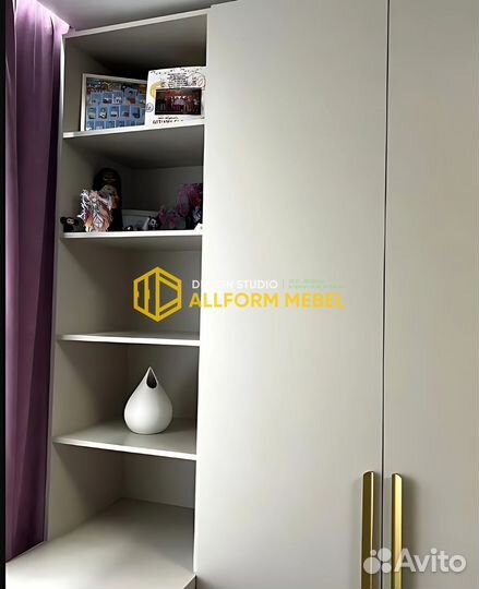 Стол у окна на заказ