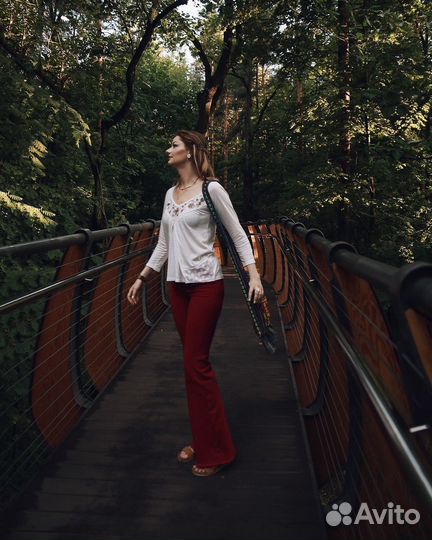 Джинсы и кофта в стиле бохо