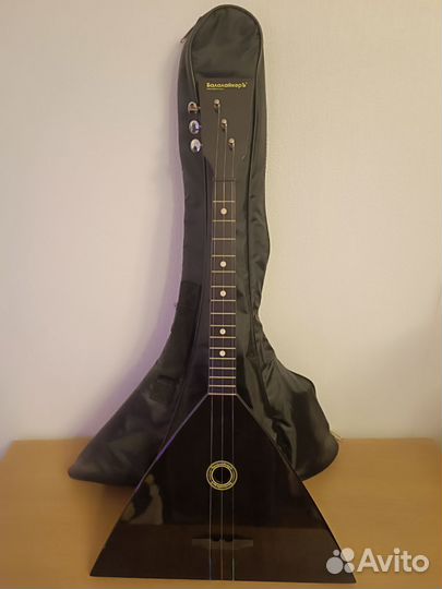 Балалайка с плотным чехлом