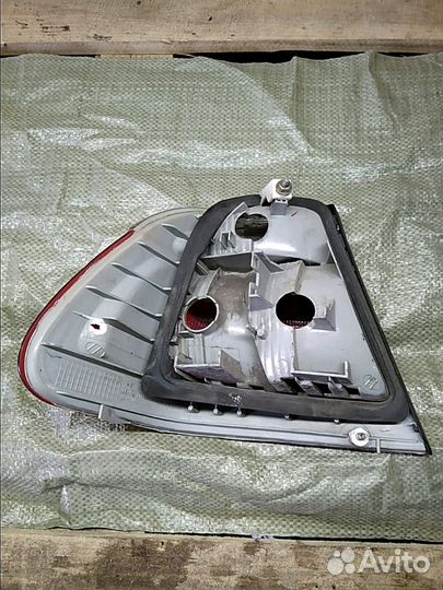 Фонарь задний правый в крыло BMW 3 E46 2004