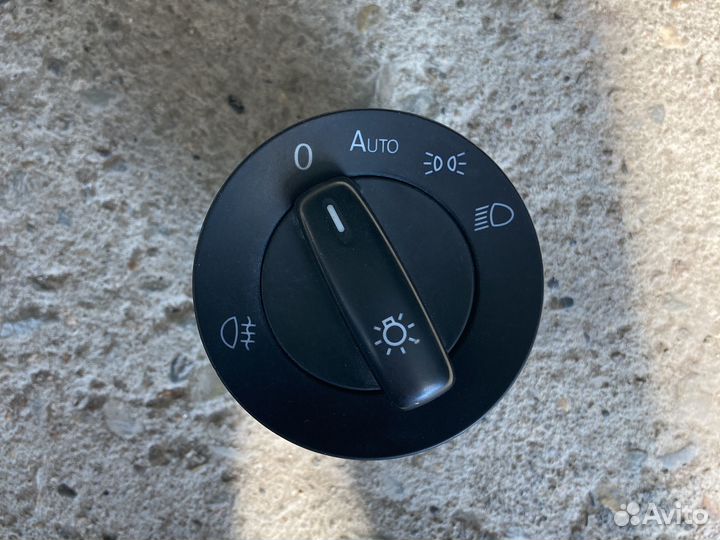 Блок управления светом Volkswagen Jetta 6