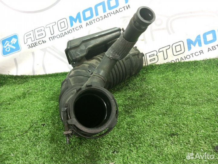 Патрубок воздушного фильтра Kia Mohave HM D6EA