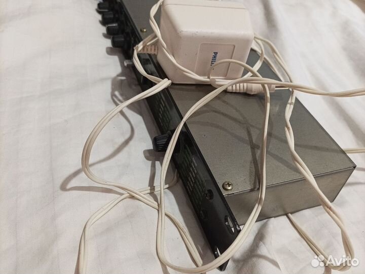 Однорековый процессор Zoom RFX-1000