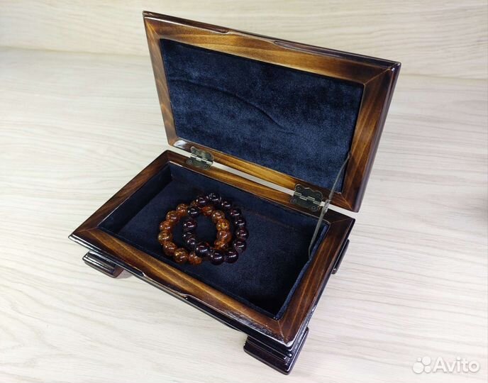 Шкатулка резная