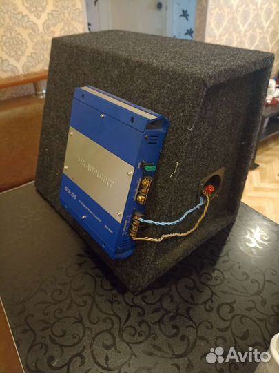 Автомобильный сабвуфер и усилитель