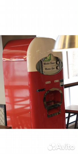 Аппарат по розливу воды, газировки