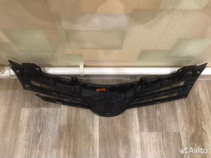 Решетка радиатора Toyota Corolla E180