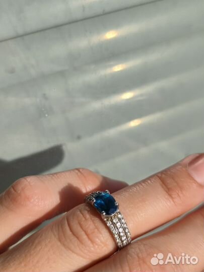 Серебряное кольцо с топазом