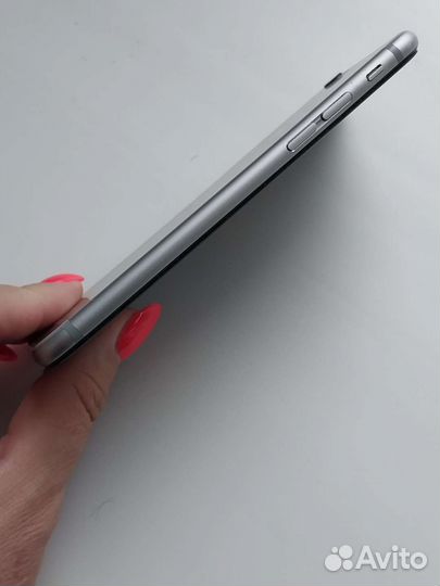 Телефон iPhone 6