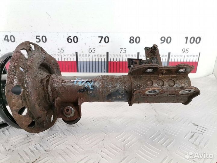 Стойка для Opel Zafira B