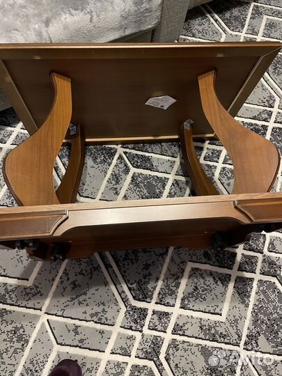 Журнальный столик