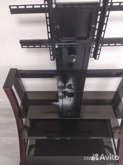 Стеклянная тумба / стойка под тв и аппаратуру