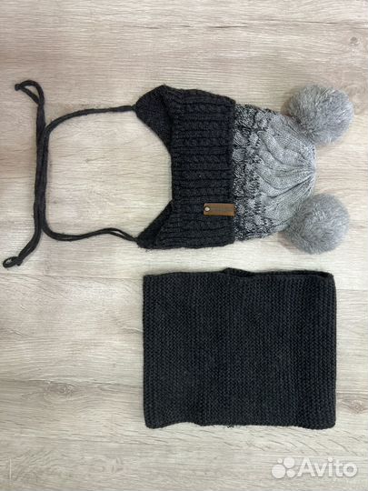 Шапка вязаная демисезонная на завязках и снуд