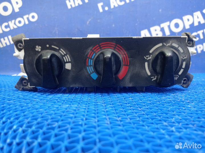 Блок управления печкой Nissan Primera P11 седан