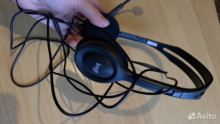 Наушники с микрофоном