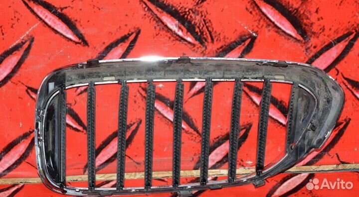 Решетка радиатора правая ноздря BMW 5 G30