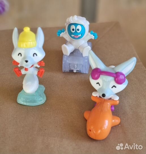 Игрушки из киндера макси