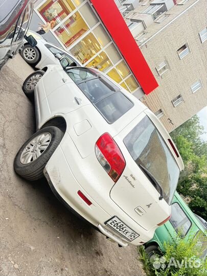 Mitsubishi Airtrek автомобили