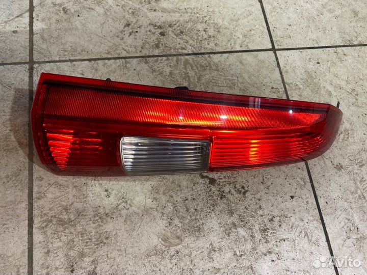 Фонарь задний стоп-сигнал лев. зад. Volvo XC70