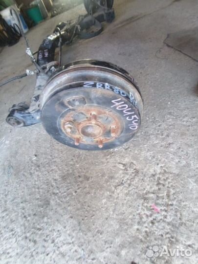 Ступица задняя левая Toyota Esquire ZRR80 3ZR-FAE