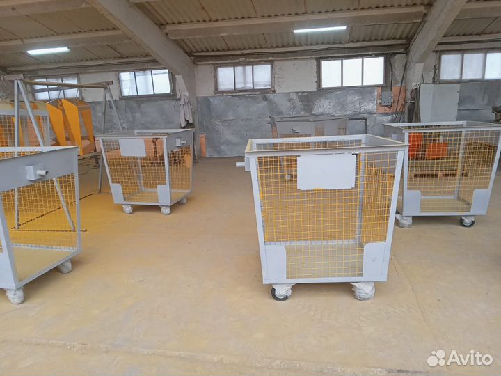 Мусорный контейнер для пластика