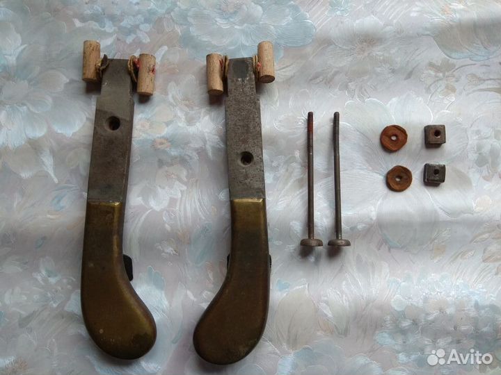 Замок,колёса,педали