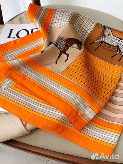 Новый Шарф платок атласный шелковый 70х70