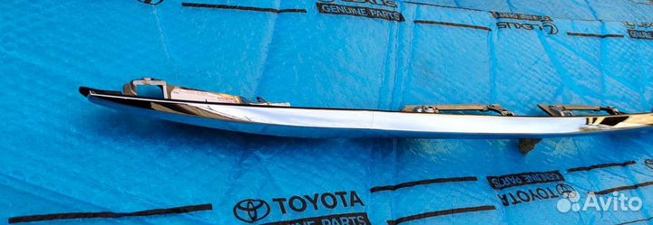 Молдинг багажника Lexus LS Оригинал бу 2012-2017