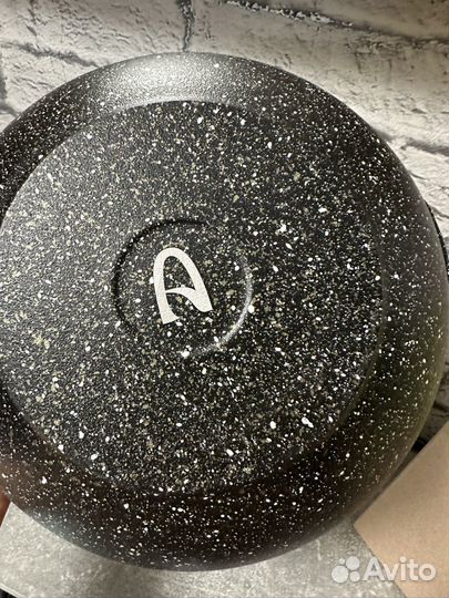 Казан литой с антипригарным покрытием