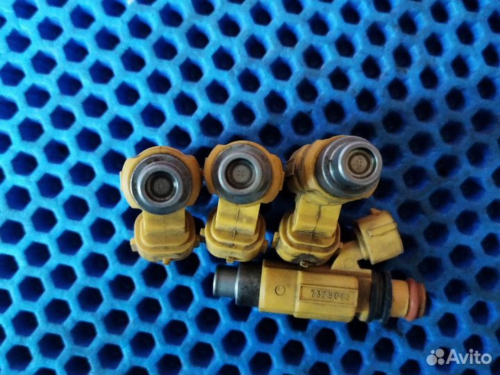 Топливная форсунка Mitsubishi cdh275